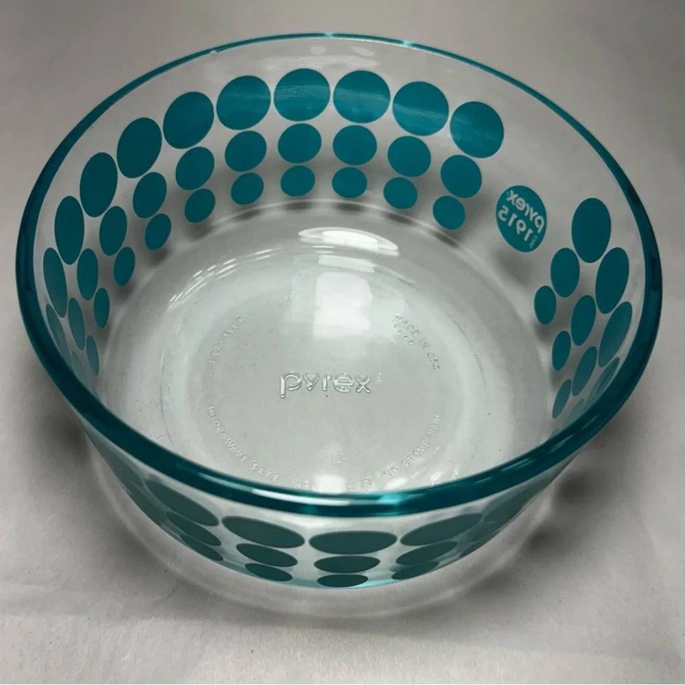 Pyrex 100th Anniversary Limited Edition 1 Qt Retro Blue Dot Glass Storage Dish